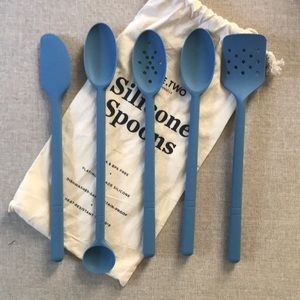 Food52 silicone spoon set in blueberry